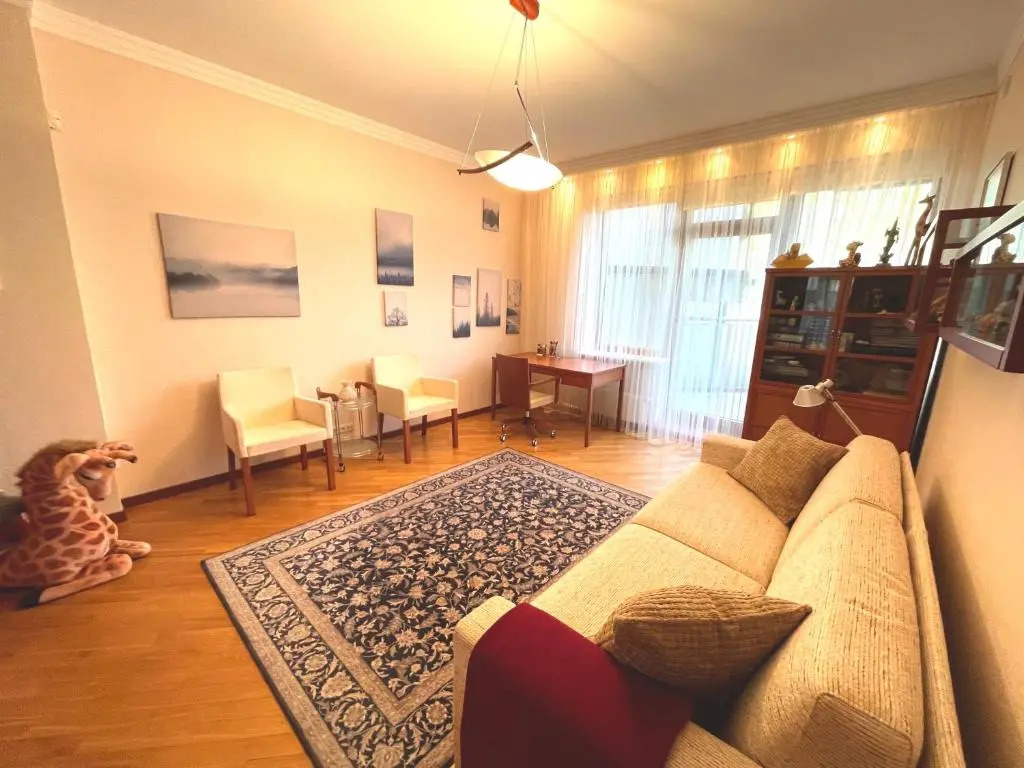 5th Line Apartment, 300m to the beach