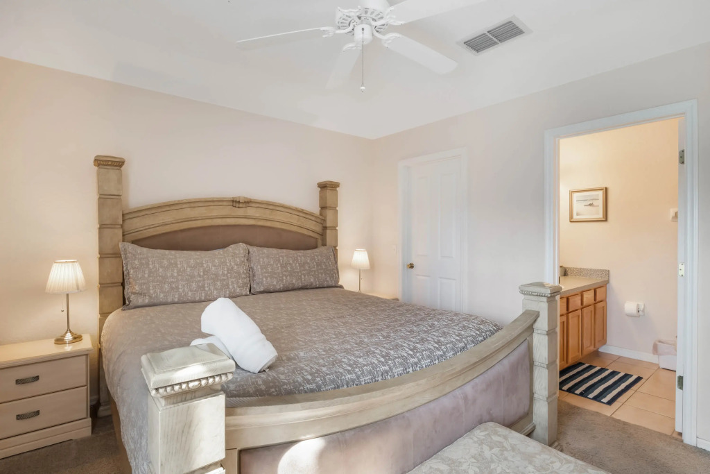 TCR1008RP - 5 beds pool home - Gated community
