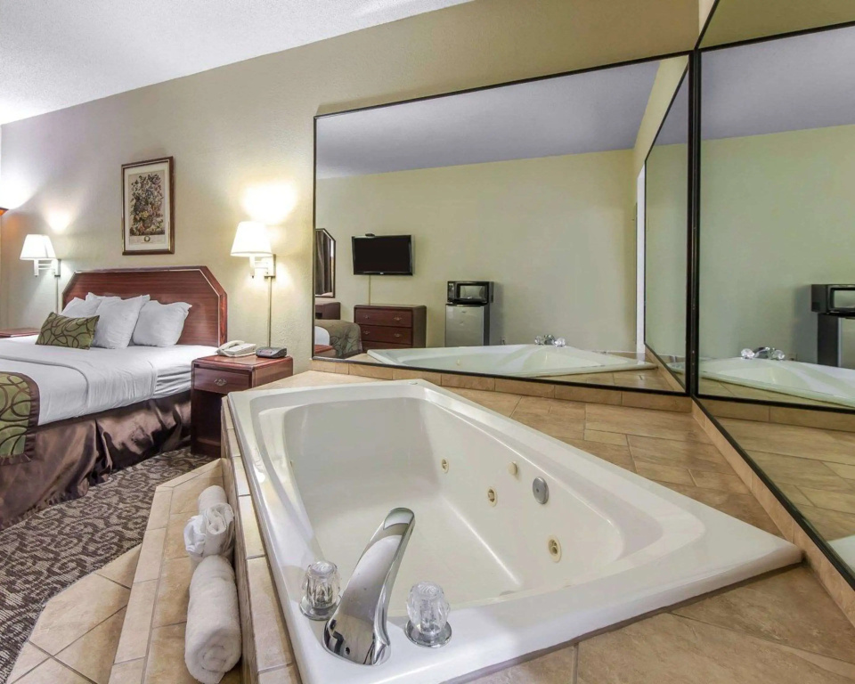 Quality Inn Johnson City near Downtown