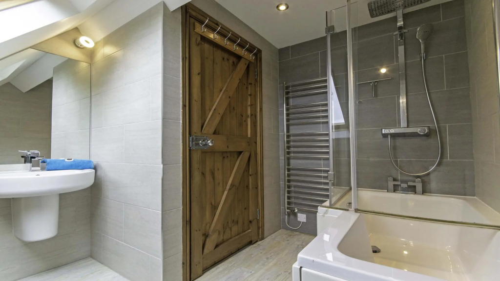 Stables & Breeze | 6 Bedrooms / Sleeps 13 | Sea Views