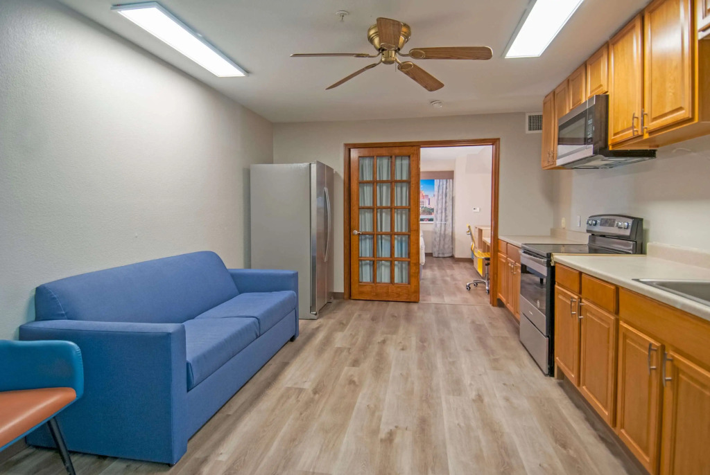 Days Inn & Suites by Wyndham San Antonio North/Stone Oak
