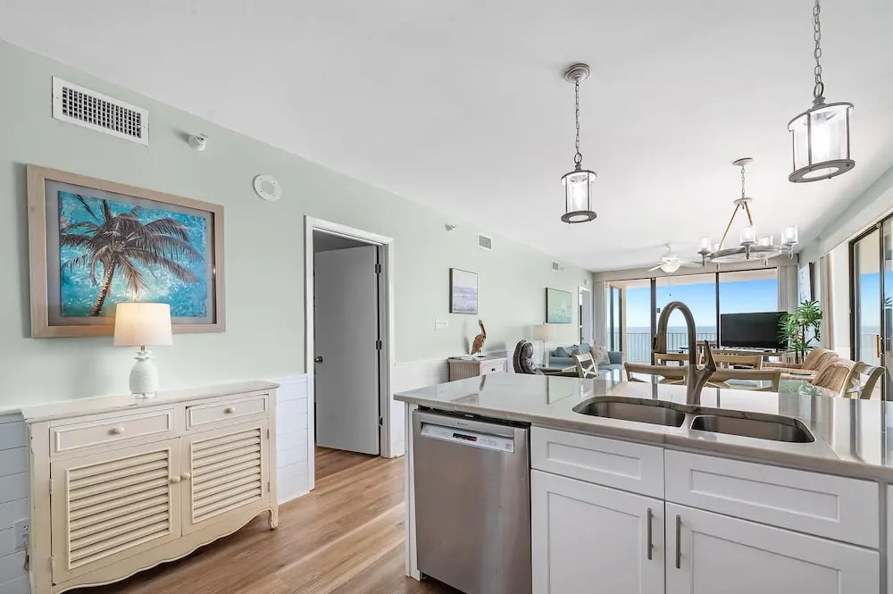 Romar Place 1106