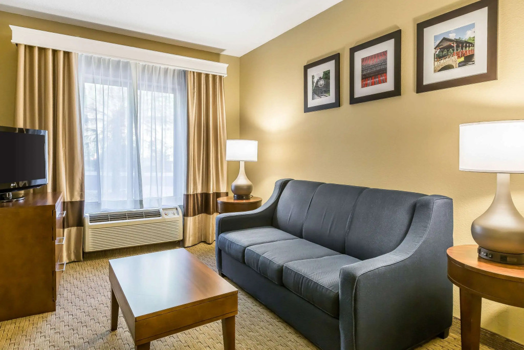 Comfort Inn & Suites Dalton West