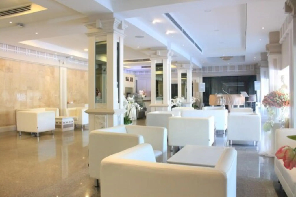 โรงแรมวีวิช V Wish Hotel
