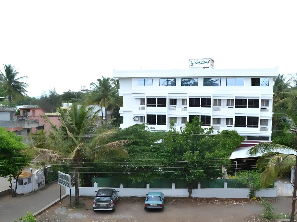 OYO 2726 Hotel Elegant