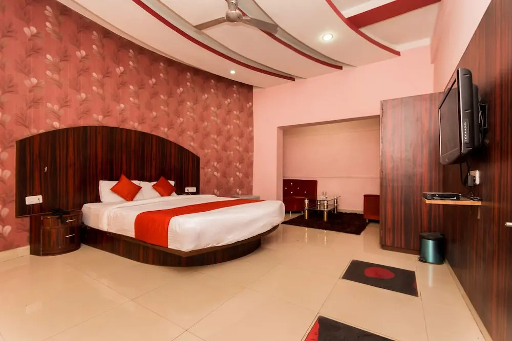 OYO 3276 Hotel Rockstar Suites