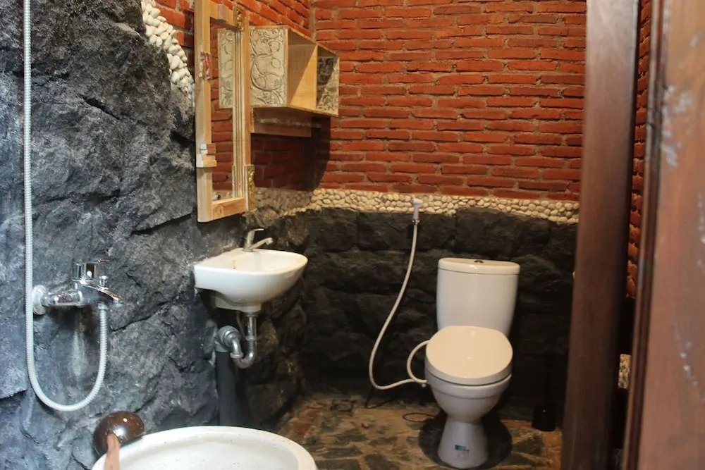 Djawata Resort & Gallery near Desa Wisata Kasongan Yogyakarta RedPartner