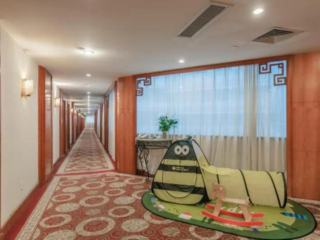 Chongqing Plaza Hotel