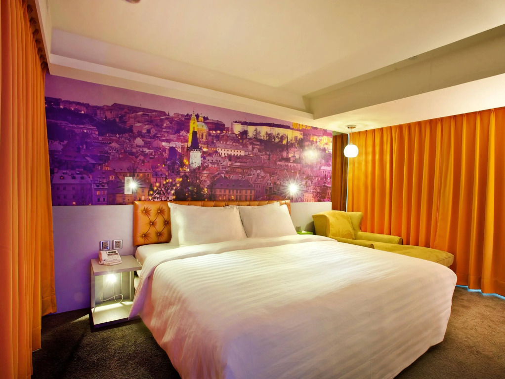 FX Hotel Kaohsiung Zhonghua Road Branch