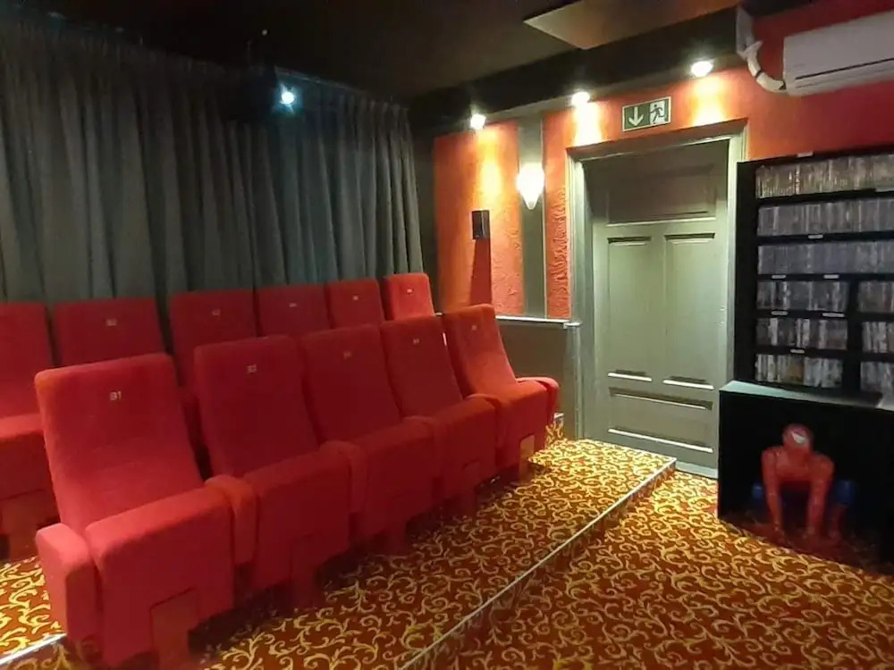 Gruppenhaus mit German Heimkino, 18 Personen