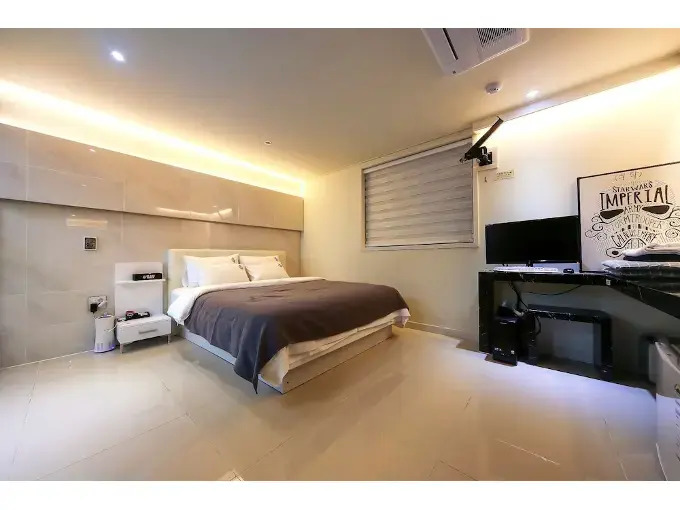 Pohang Black Hotel