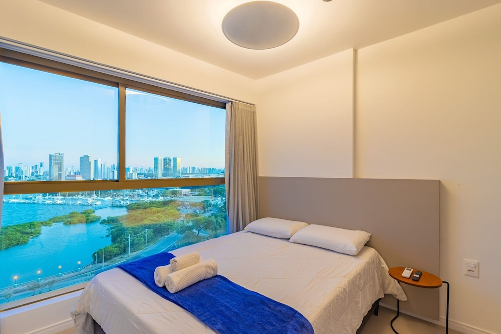 Parque do Cais #1210 - Apt With a View by Carpediem