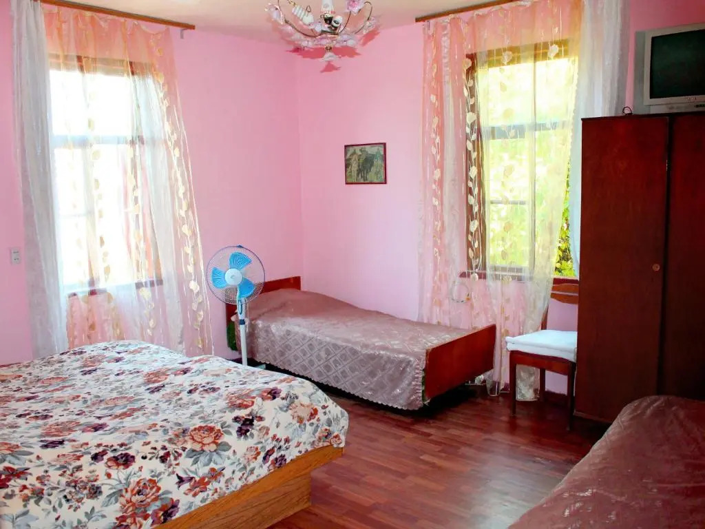 Guesthouse on Lakoba 3