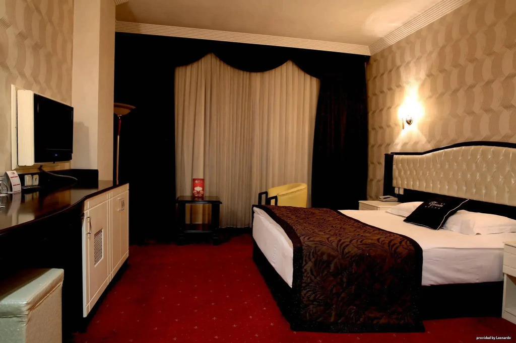 Ravanda Hotel