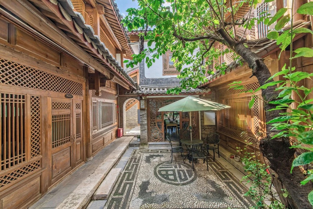 Lijiang Langyun Inn