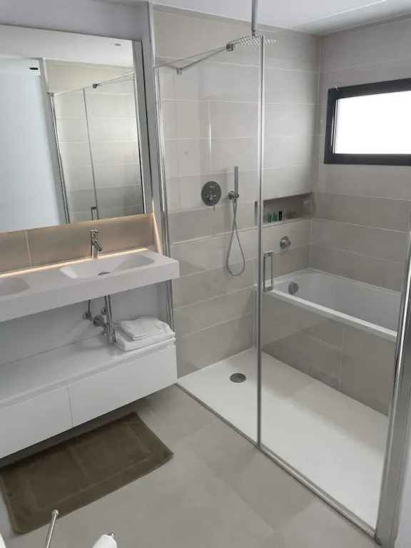 Huswell - Oceanview Stay in Higuer n West