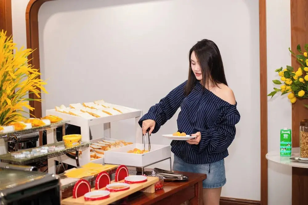 Khách sạn Việt Trung