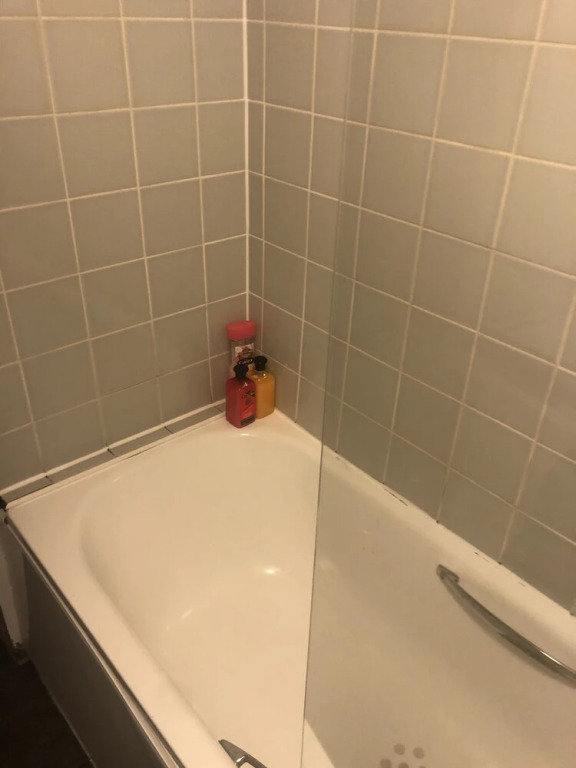 Impeccable 2-bed Apartment 10 Into Central London