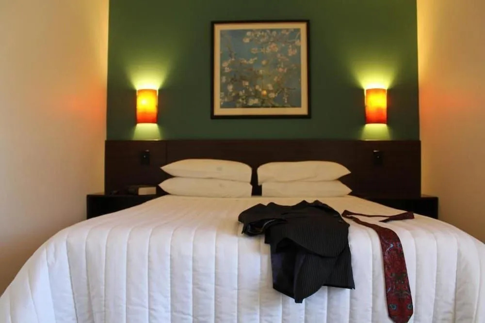 Whale Motor Inn