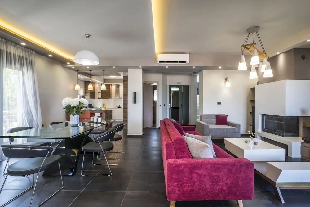 The Hill House Villa