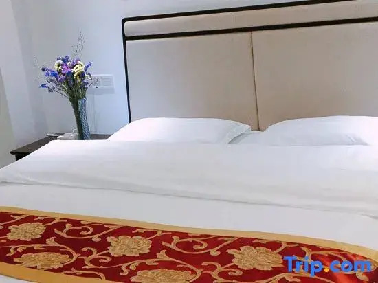 300 Mountain Hot Spring Business Hotel