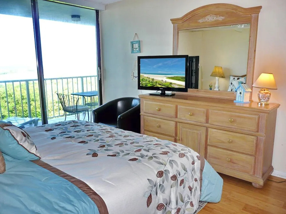 South Seas Tower 4-602