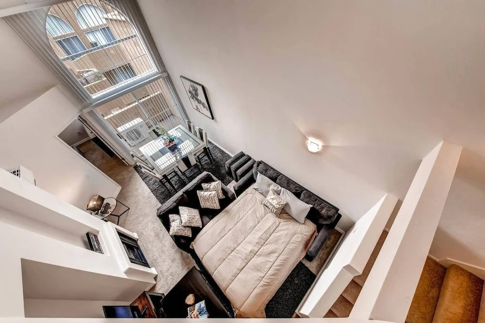 H3 -Gorgeous Multi Level San Diego Loft - Work or Escape Free Parking - #1 Location!