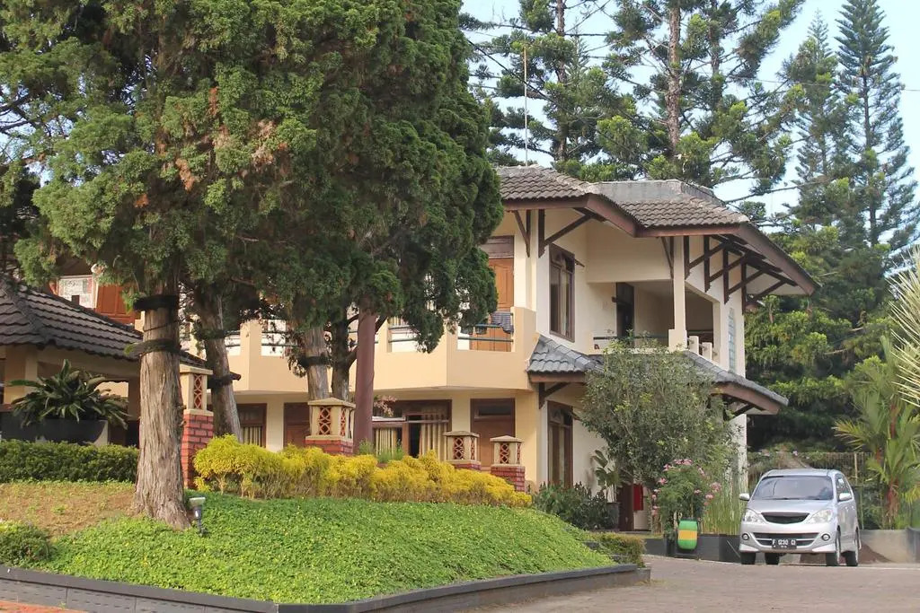 The Jayakarta Inn & Villas Cisarua Mountain Resort