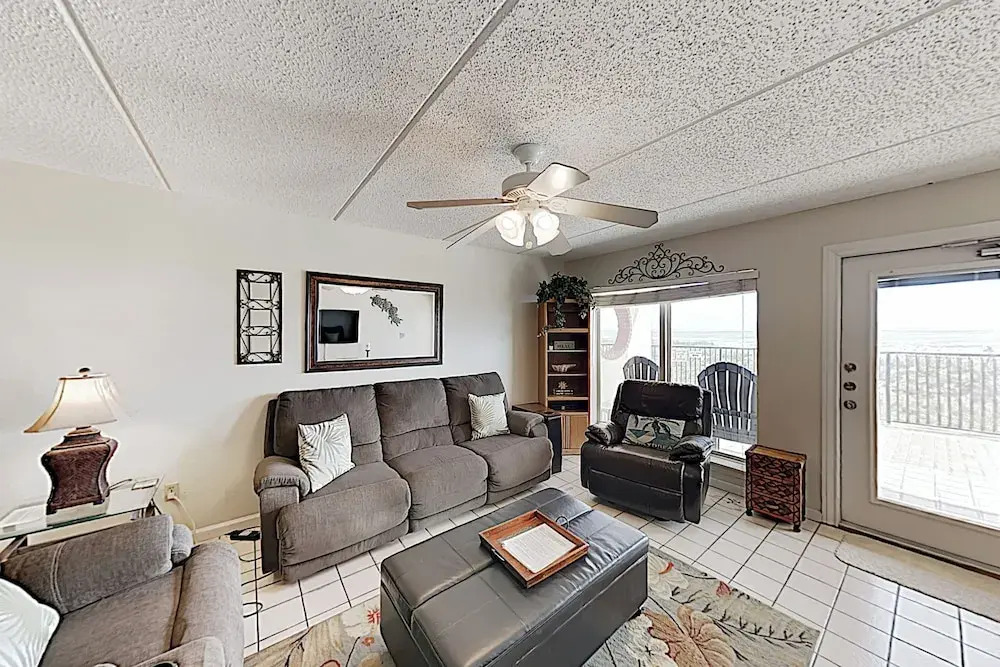 Oceanfront 1st-floor Condo on Spi: Patio & Pool