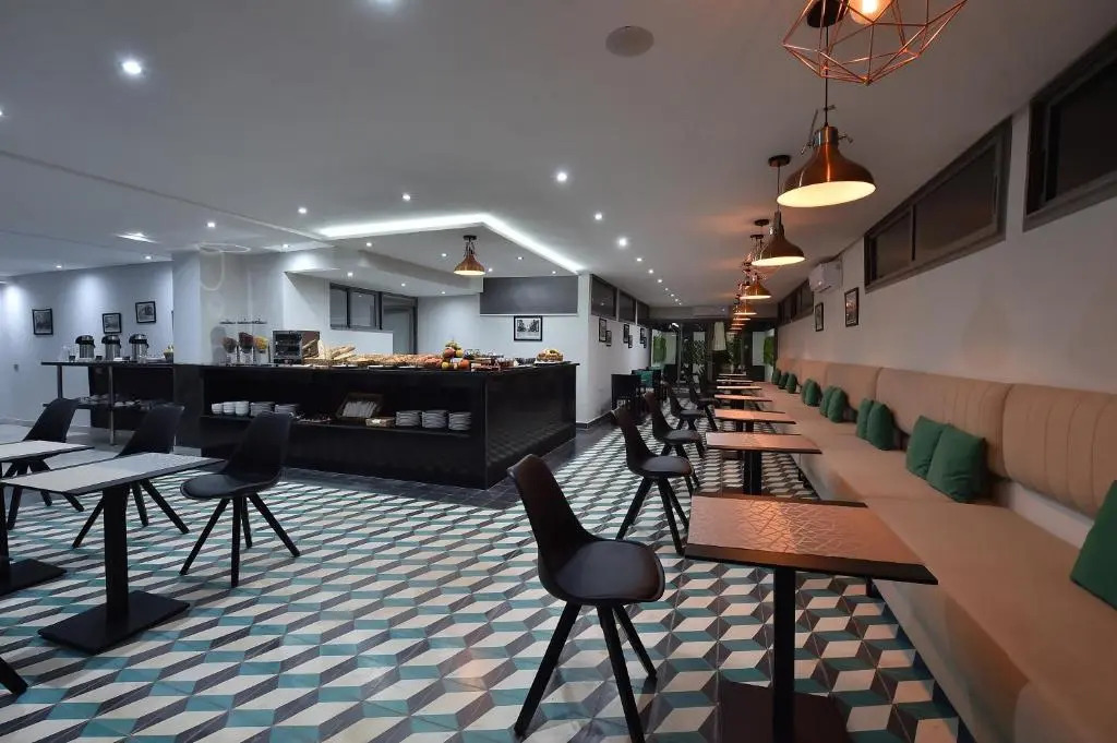 Le Yacht Suites Hotel