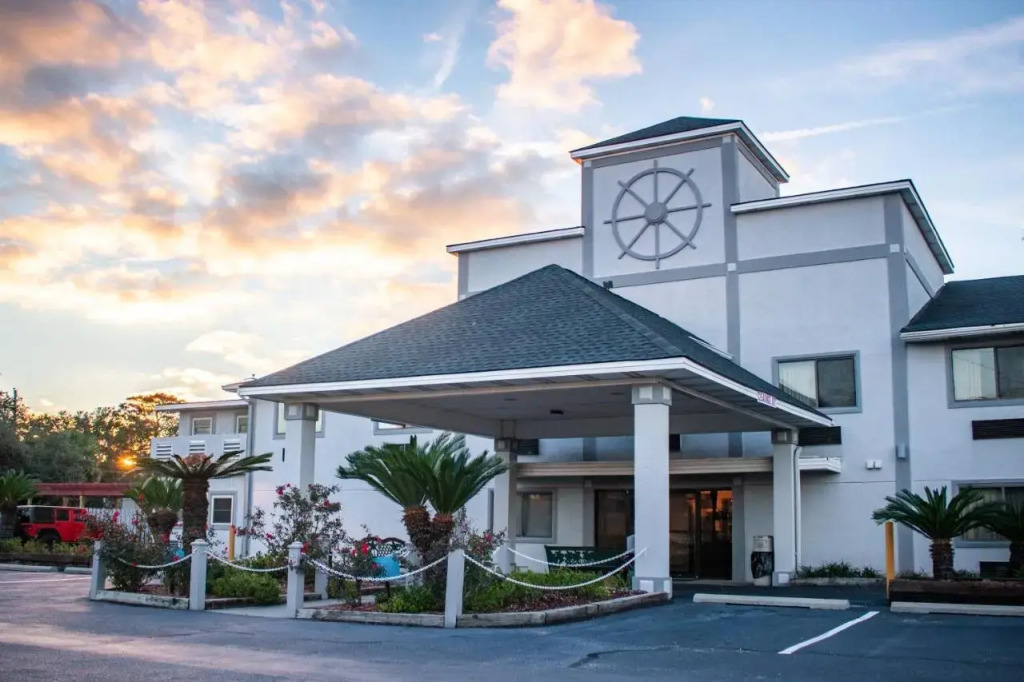 Howard Johnson Inn Tybee Island Savannah GA