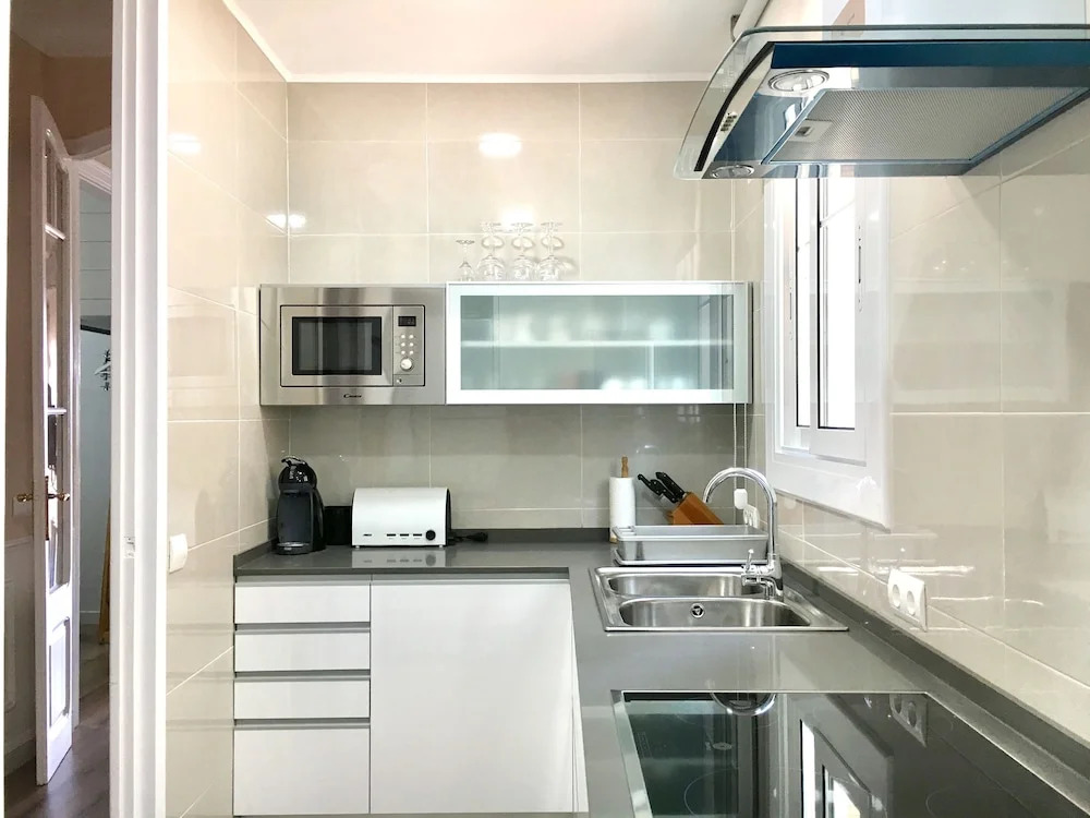 Apartamento Impecable Estancia Con Metro Delante