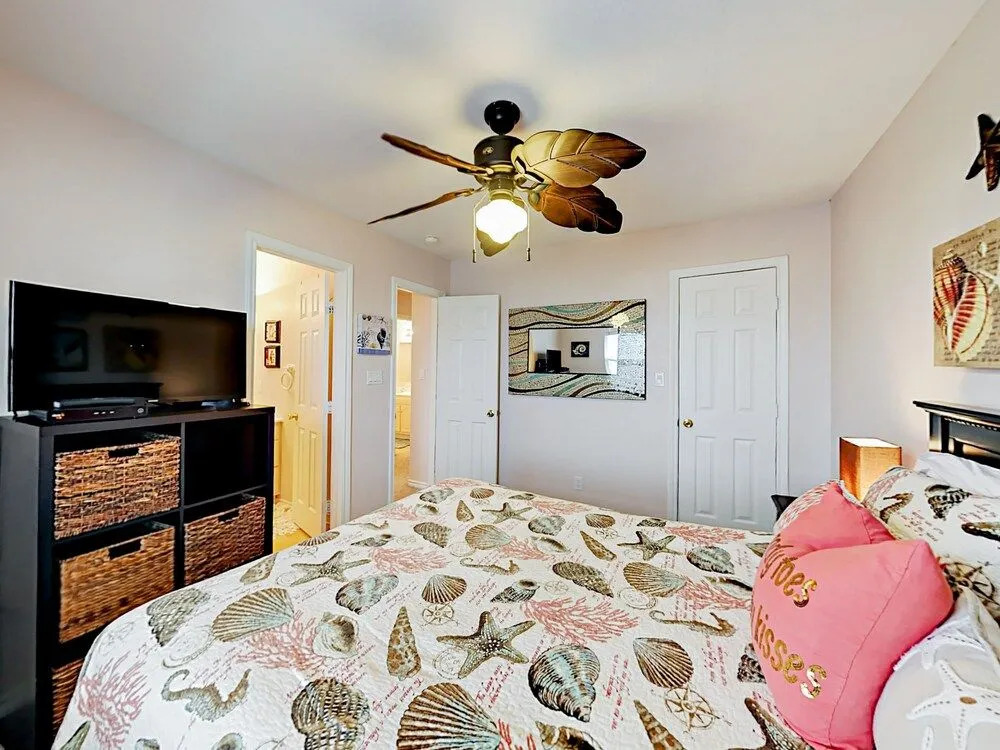 4130 Hardin Drive Cottage 3 Bedrooms 2 Bathrooms Cottage