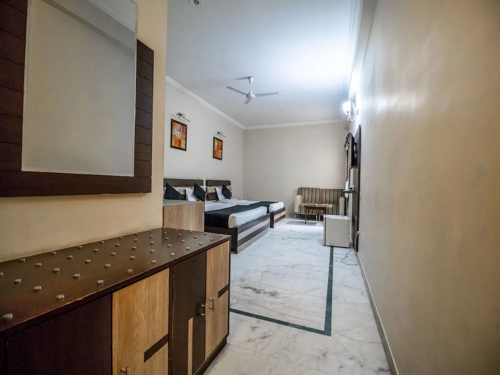 Collection O 1199 Hotel Maharaja Residency