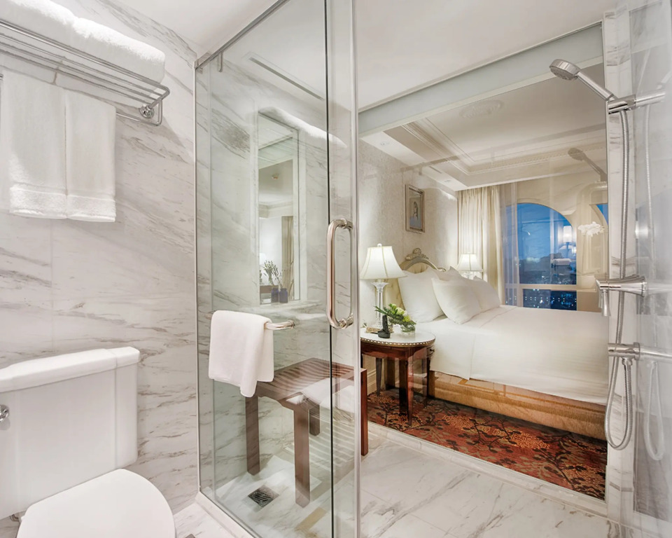 Apricot Hotel