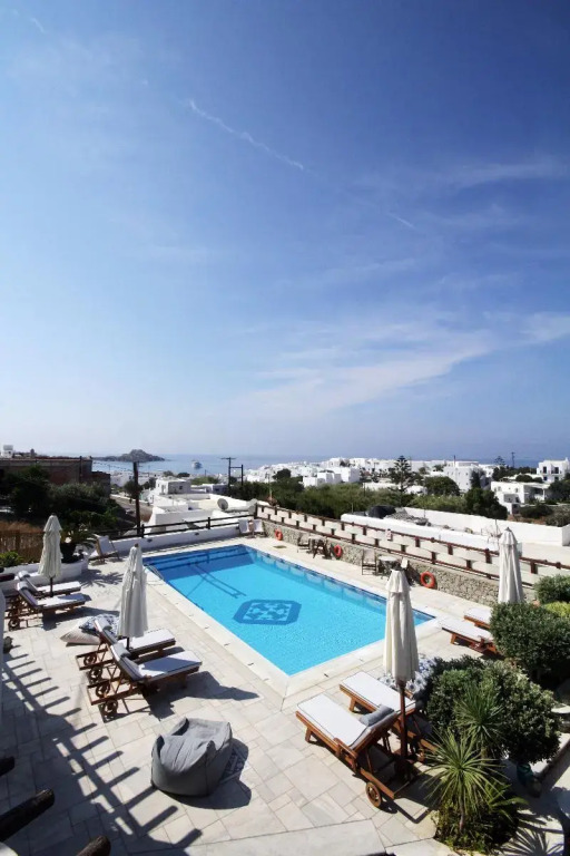 Pelican Bay Hotel