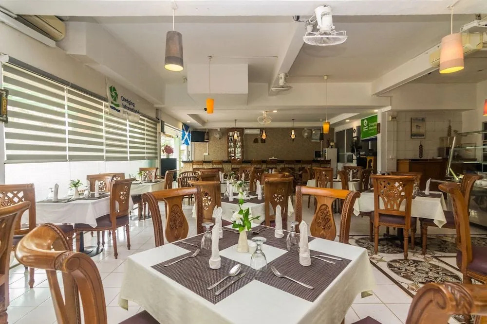 OYO 1771 Zeke Hotel
