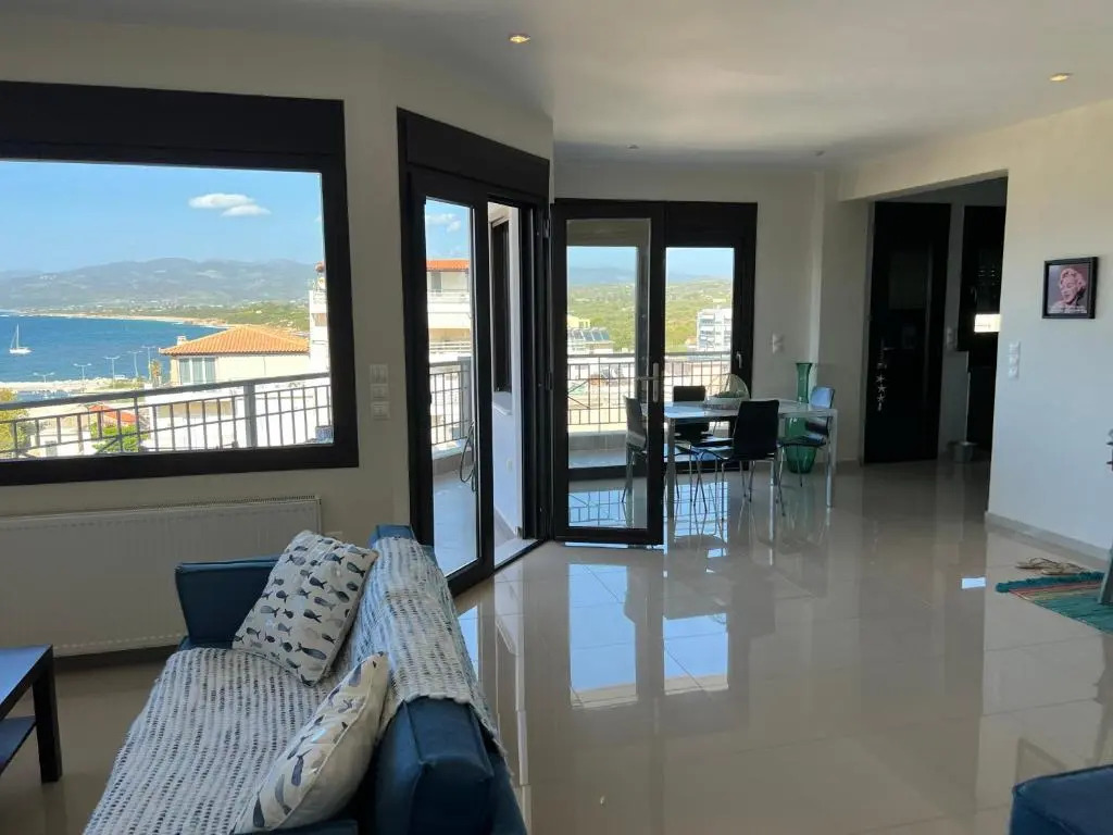 Magical Seaside Town Boutique Apts 2
