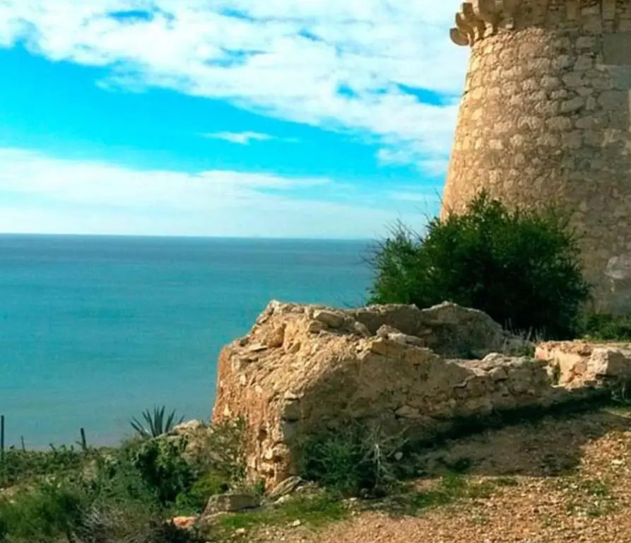 MEDITERRANEAN BEACH APARTMENT 180º SEA & ISLAND VIEWS