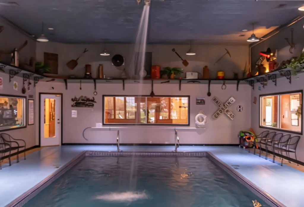 Depot Inn & Suites