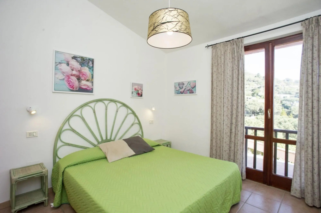 Apartment Two-room Number 4 on the seafront of Morcone-MORCONE BILO N° 4