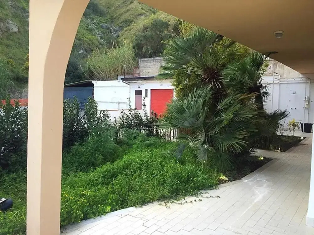 House With 2 Bedrooms in Letojanni, With Wonderful sea View and Furnished Terrace - 400 m From the Beach