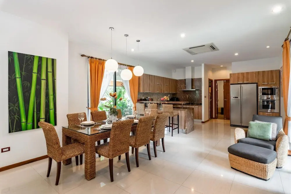 Champagne Villa Luxurious Tropical Pool Villa