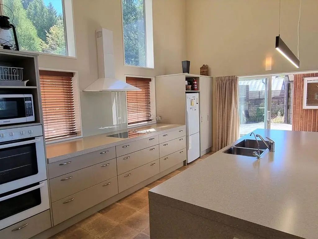 90 Conical Hill Road