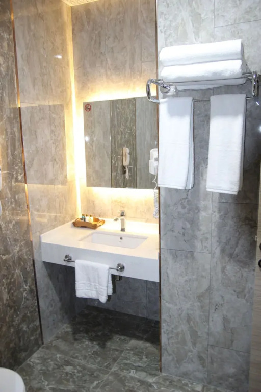 Ereza Otel