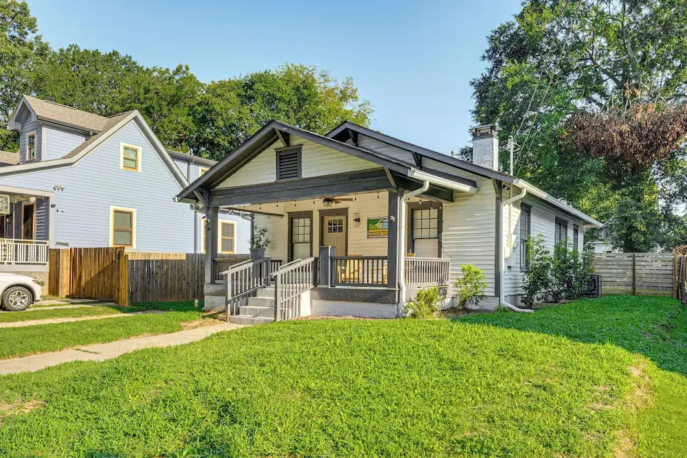 Walk to Beltline: Wfh-friendly Hub w/ Yard!