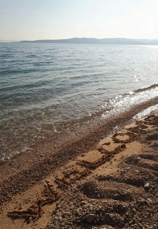 Gari - 5 m From sea - H
