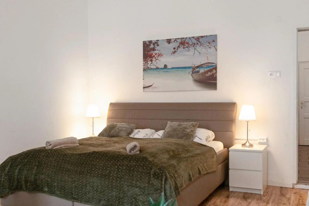 Comfortable 2BR Apt Near Schloss Schönbrunn