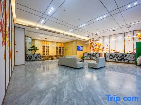 Yunfeng Hotel (Yangjiang Xindachengshidaiguangchangdian)
