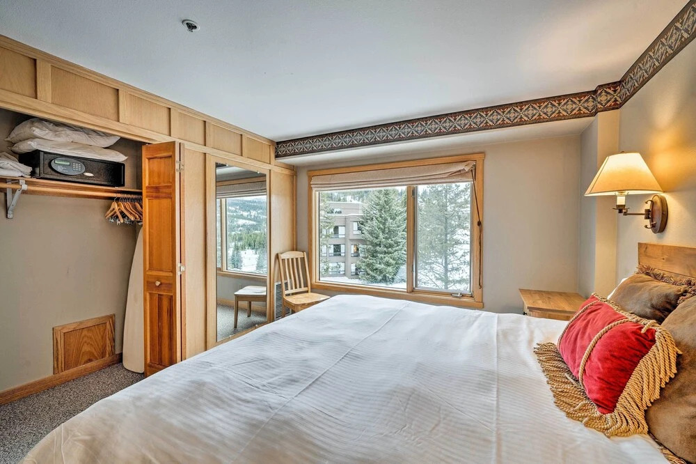 Big Sky Condo w/ Mountain Views, Hike, Ski & Fish!